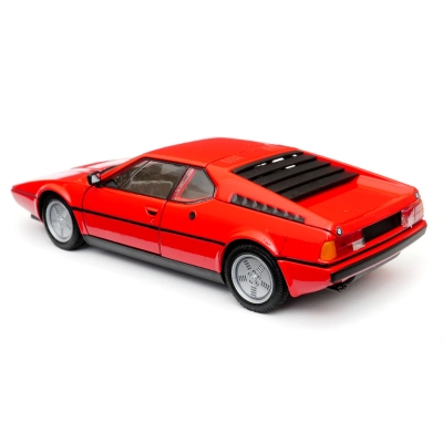 BMW M1 - model Welly - skala 1:24