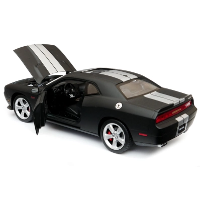 Dodge Challenger SRT - model Welly - skala 1:24