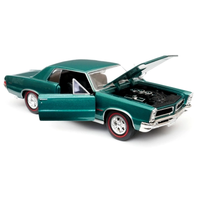 Pontiac GTO 1965 - model Welly - skala 1:24