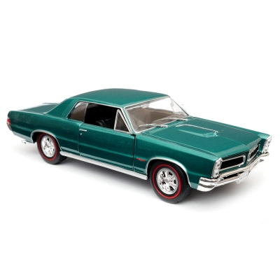 Pontiac GTO 1965 - model Welly - skala 1:24